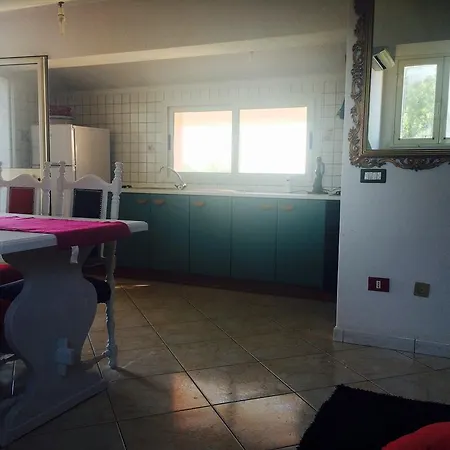 Dom wakacyjny Casa Vacanze I Glicini SantʼAntìoco